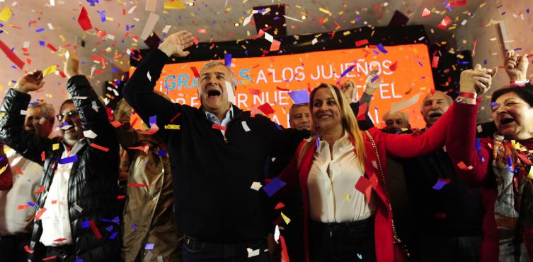 Cinco triunfos oficialistas en el superdomingo electoral