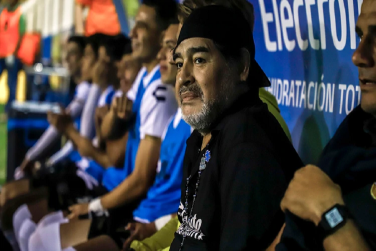 Diego Maradona no seguirá en Dorados de Sinaloa por problemas de salud