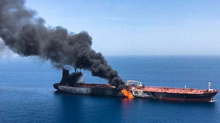 El ataque a dos buques petroleros dispara la tensión en el golfo Pérsico