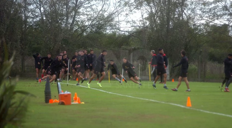 Colón entrena en doble turno y se prepara para su primer amistoso