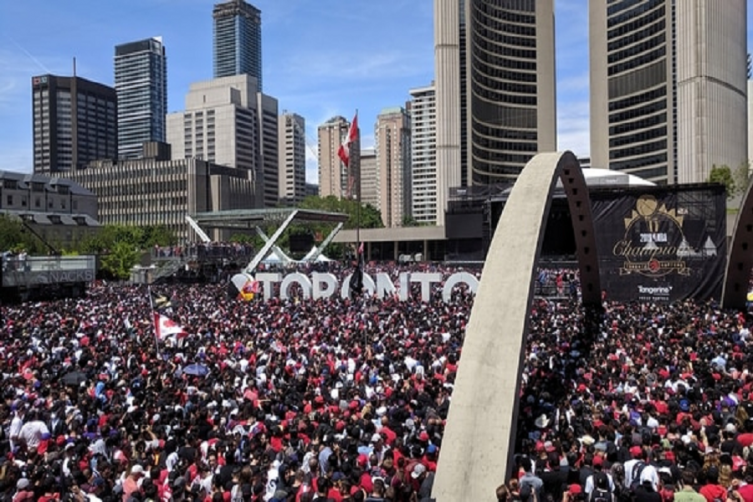 Disparos y heridos en los multitudinarios festejos de Toronto Raptors
