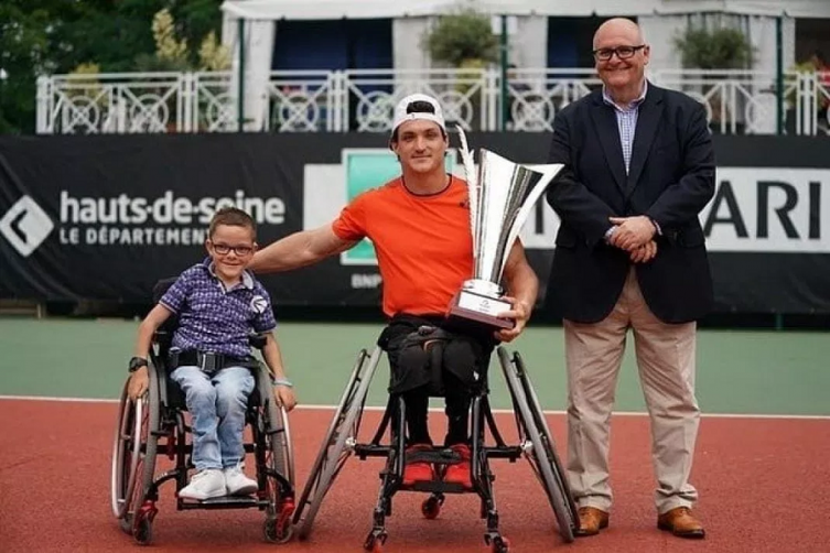 Tenis adaptado: ¡Gustavo Fernández, tricampeón en Francia!