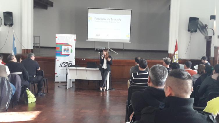 Más de 1000 inspectores de tránsito de las comunas y municipios se capacitaron  