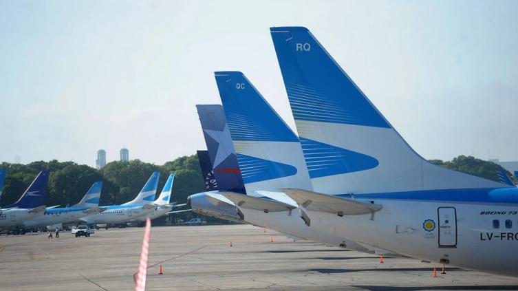 Continúa el paro de controladores aéreos que afecta a vuelos de todo el país