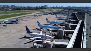 El paro de los controladores aéreos vuelve a afectar a los vuelos en Ezeiza y Aeroparque
