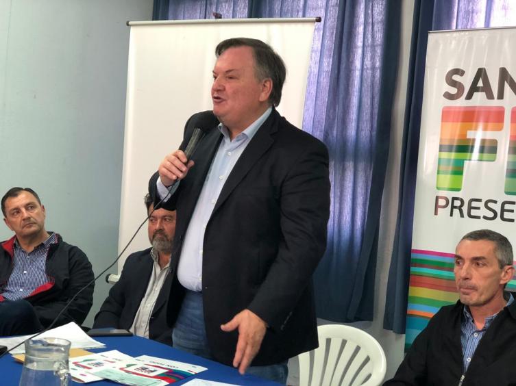Entrega de FANI y para movilidad de docentes rurales