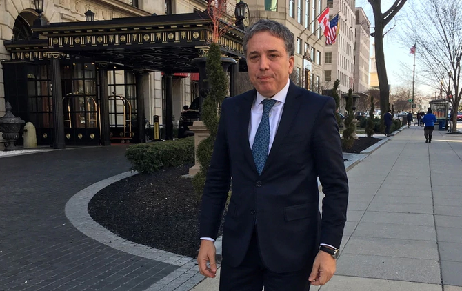 Dujovne se reunió con inversores en EEUU y prometió las reformas laboral y previsional