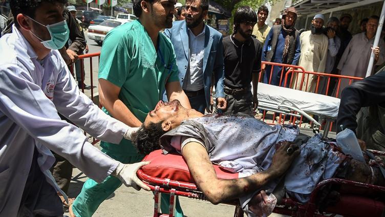 Doce muertos y 50 niños heridos por un ataque talibán en Kabul