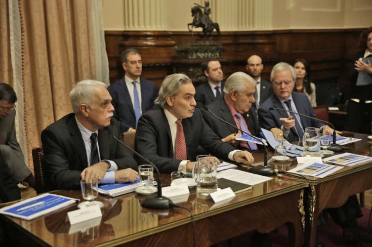 Corte de luz masivo: el Gobierno responsabiliza a la empresa Transener por el apagón nacional