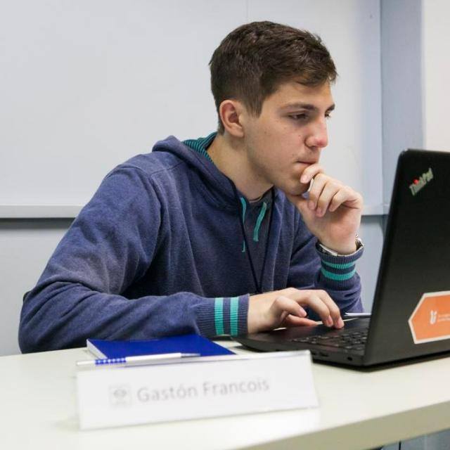 Estudiante de la EIS en la Olimpiada Internacional de Física