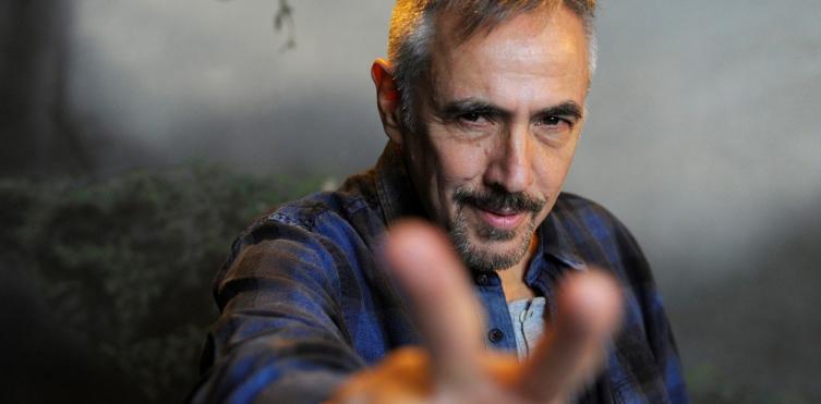 La historia de la canción de Alejandro Lerner que la está rompiendo en YouTube