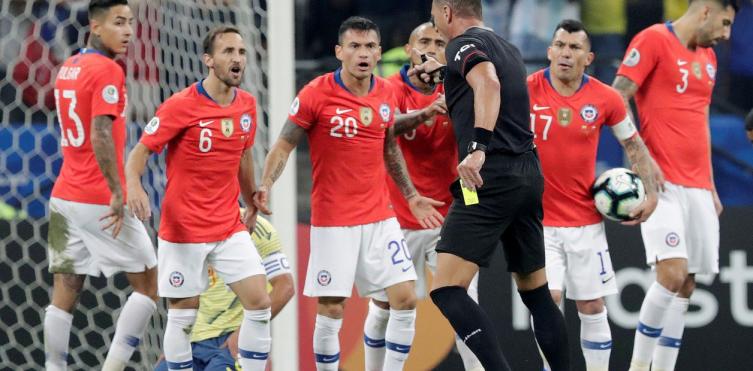 En pleno cruce AFA-Conmebol, a Pitana lo dejaron sin final