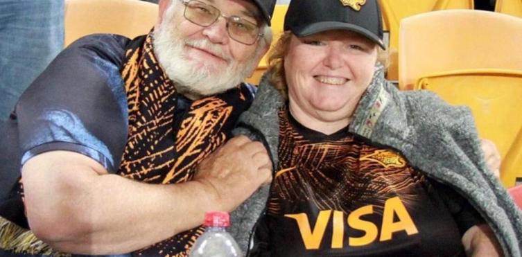 La jubilada australiana que se enamoró de Jaguares y los quiere ver campeón