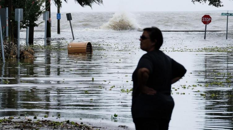 El huracán Barry tocó tierra y persiste la alerta por inundaciones en EEUU