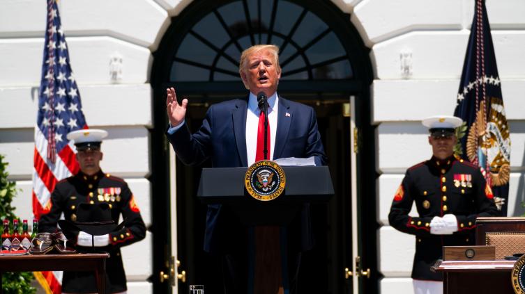 Trump bloquea el asilo político en su territorio y consideró 