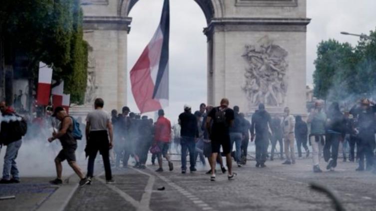 Francia: protestas y detenidos en la fiesta del Día de la Independen