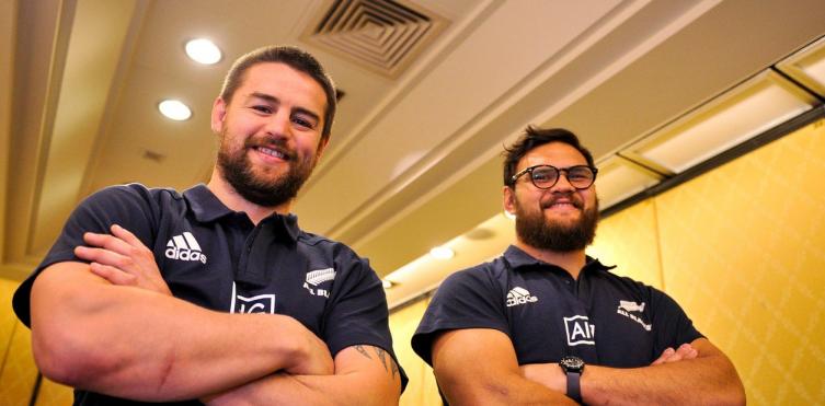 Dos All Blacks elogian a Los Pumas y se fascinan con los hinchas argentinos