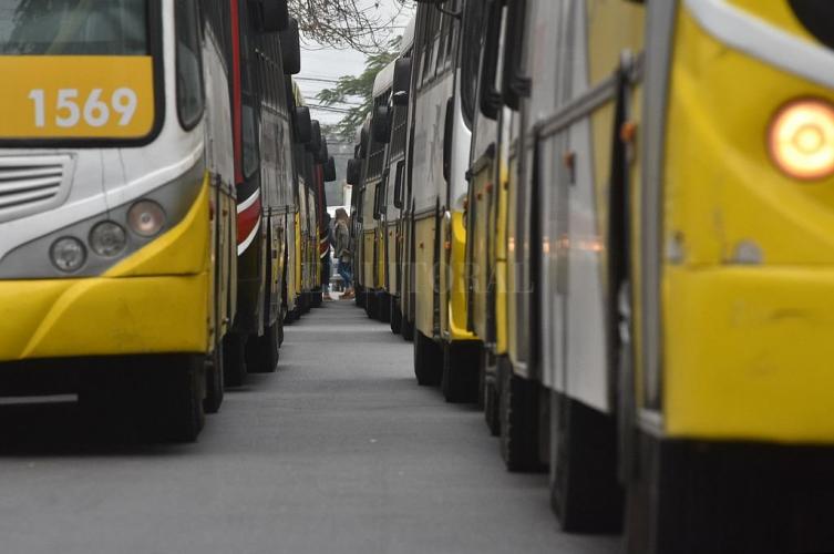 No habrá paro de colectivos este jueves y viernes