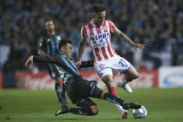 Unión y Racing no se sacaron diferencias e igualaron en el debut