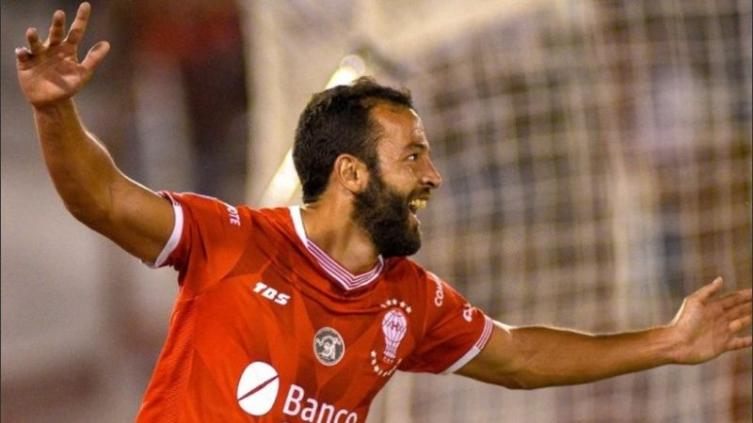 Central corre contrarreloj para sellar la llegada de Lucas Gamba