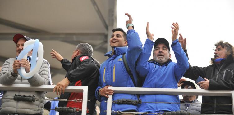 Panamericanos: hizo 2.400 kilómetros a dedo para ver el oro de su amigo en sóftbol