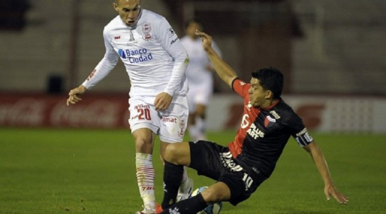 Huracán aprovechó la mediocridad de Colón para ganarle 2 a 0 en la segunda fecha de la Superliga