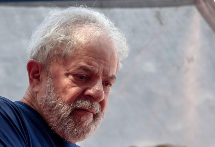 La Corte Suprema suspendió el traslado de Lula a una cárcel común