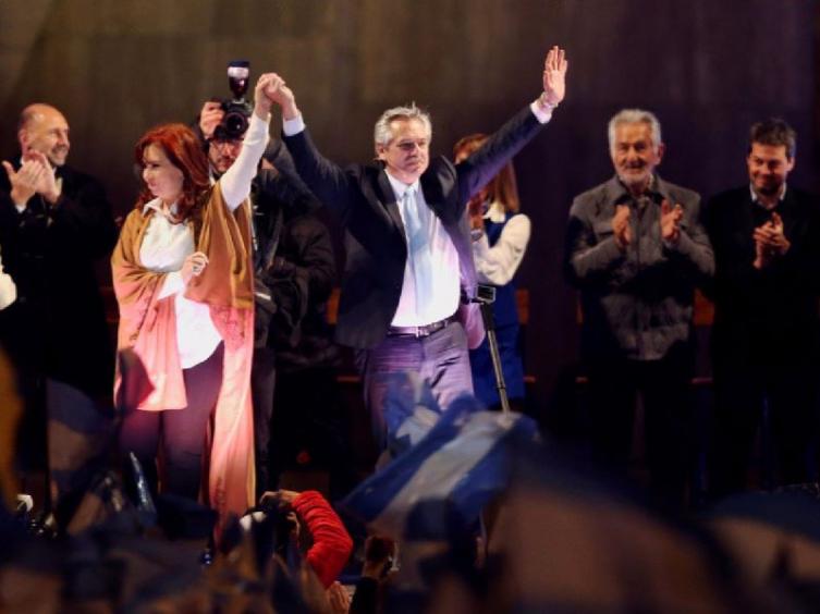 En Rosario, Alberto y Cristina Fernández llamaron a construir otro país