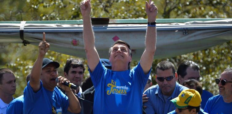 Jair Bolsonaro va a otra marcha de los evangélicos y reitera: “Familia es hombre y mujer”