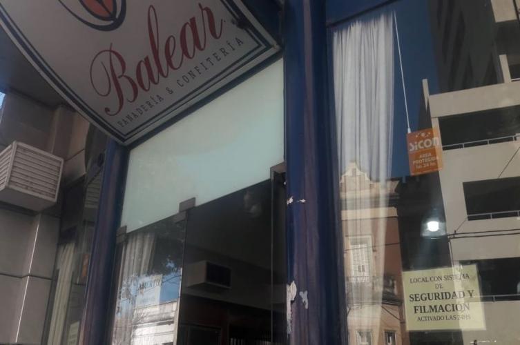 Robaron dos locales Balear