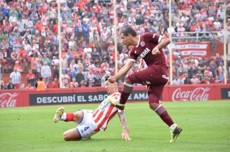 Unión cometió errores y cosechó su segunda derrota consecutiva