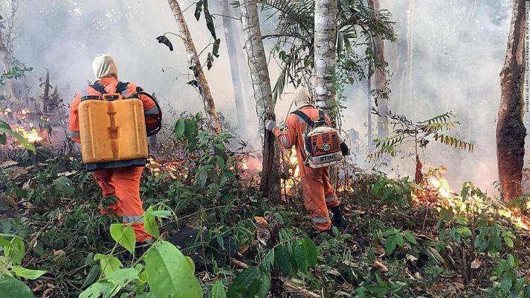 Bomberos santafesinos colaborarán para extinguir el fuego