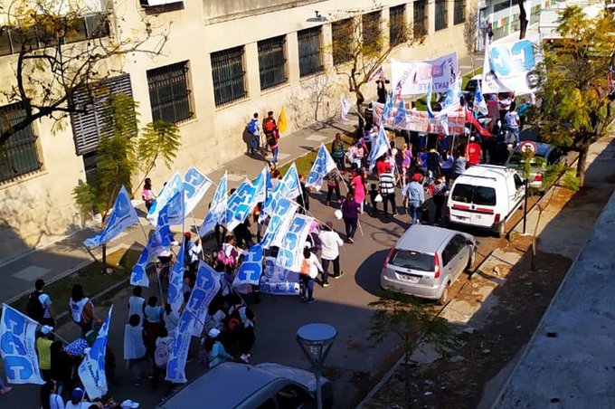 Organizaciones sociales marchan a la Municipalidad