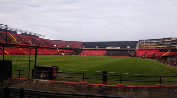 La nueva bandeja de Colón sería estrenada por la hinchada de San Lorenzo