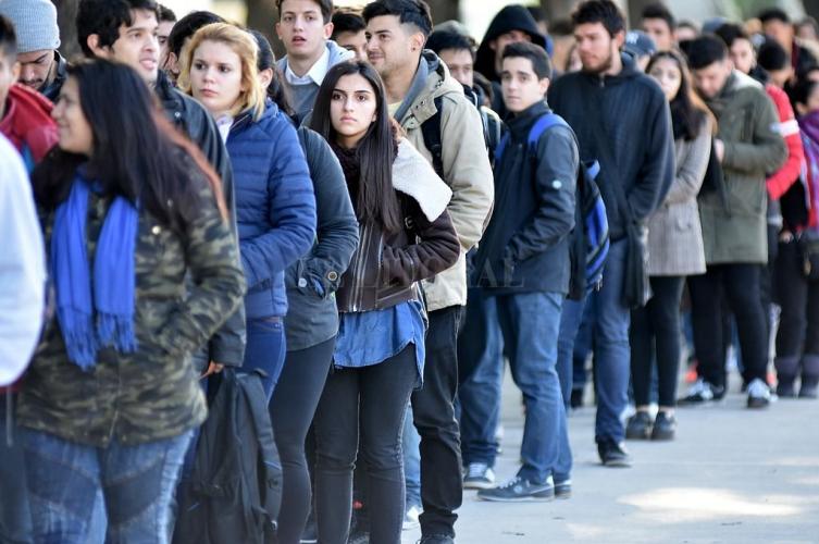 En un año se perdieron 10 mil empleos