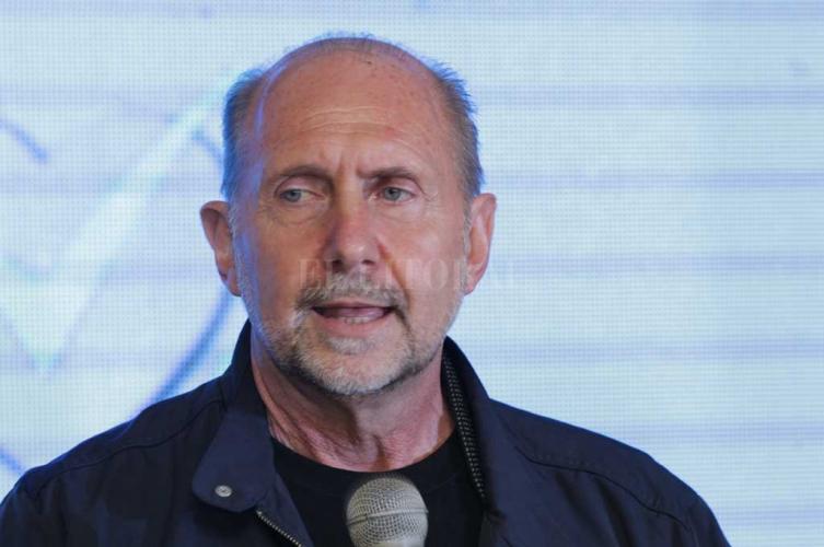 Perotti solicita congelar el pase a planta