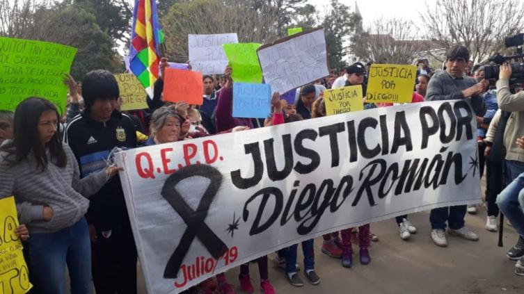 Recreo vuelve a marchar por Diego Román