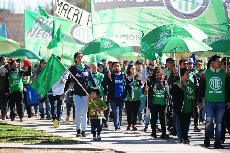 ATE y la CTA Autónoma paran y marchan en todo el país