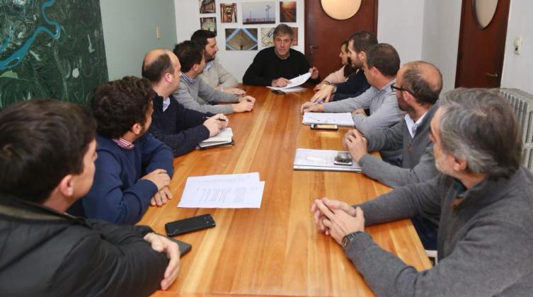 Jatón y su equipo analizaron la deuda de la Municipalidad