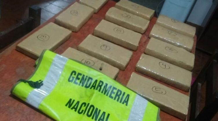 Detienen a 18 narcos con 300 kilos de marihuana