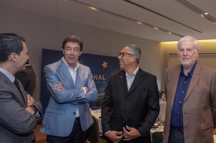 Los dirigentes de Colón participaron de una reunión en Conmebol