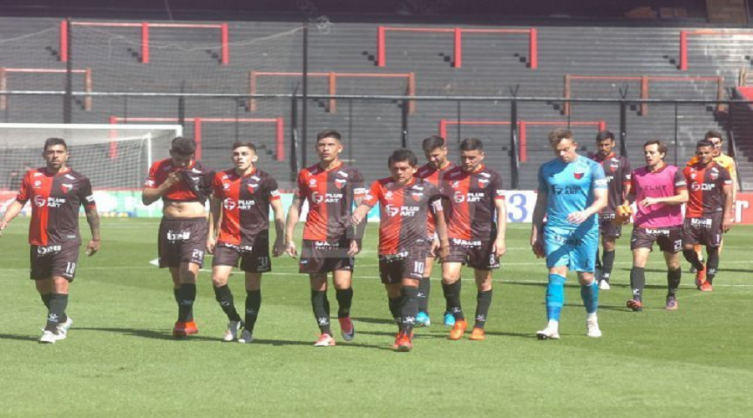 Lavallén concentra dos equipos para enfrentar a los Santos