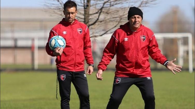 Kudelka, con Denis por Formica y la duda en la banda derecha