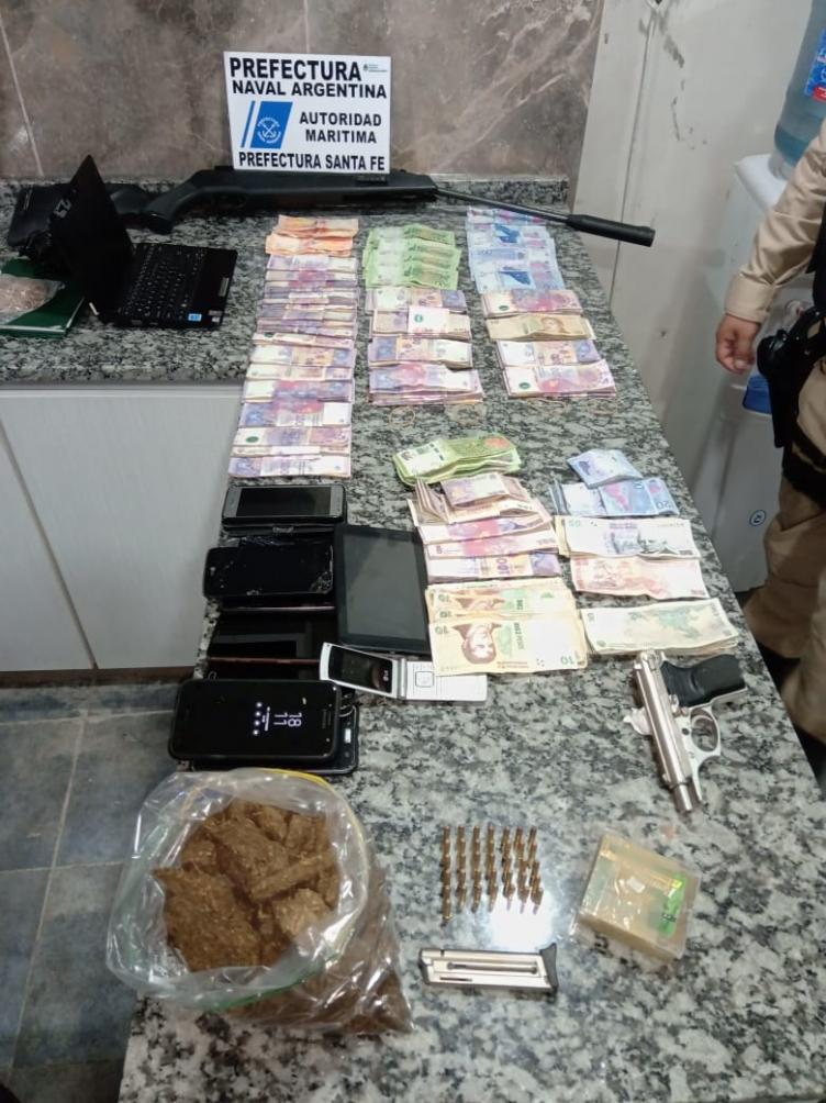 Cinco narcos detenidos y secuestros de cocaína y marihuana