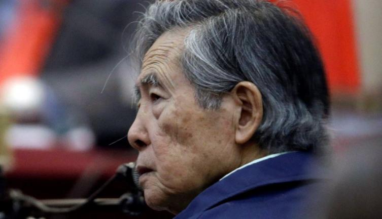 Perú: Alberto Fujimori recibió el alta médica y volvió a prisión