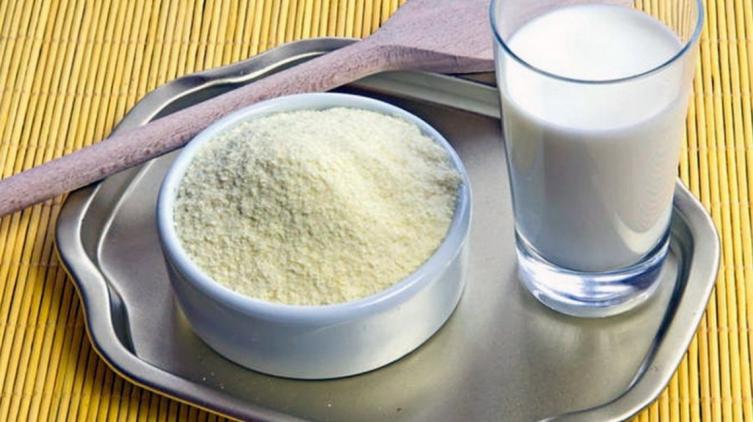 Prohíben el uso y venta de una leche en polvo y un endulzante natural
