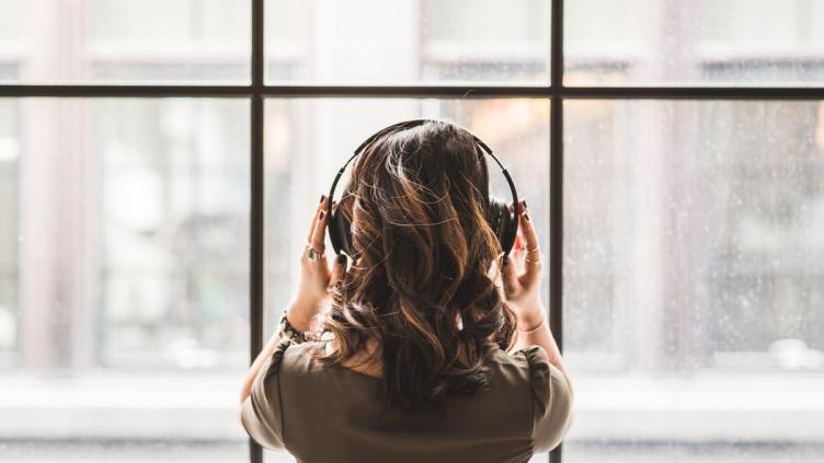 ¿Cuáles son los estilos musicales que aumentan la productividad?