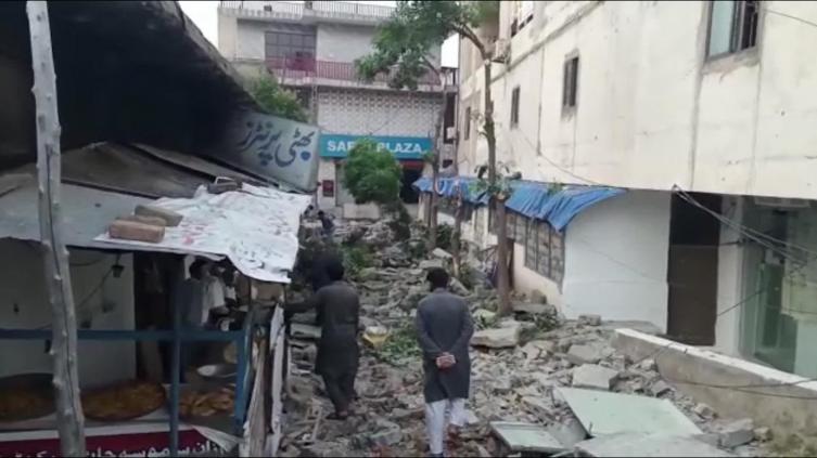 Un terremoto 5,8 grados dejó al menos 19 muertos y 300 heridos