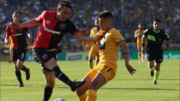 Diego Cocca probó un cambio en Central pero le haría dos retoques al equipo ante Racing