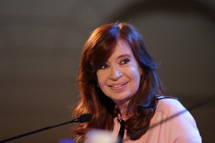 Cristina Kirchner  viaja a Cuba para visitar a su hija